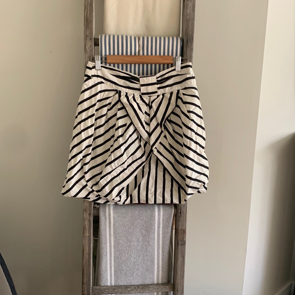 Striped avant- garde skirt